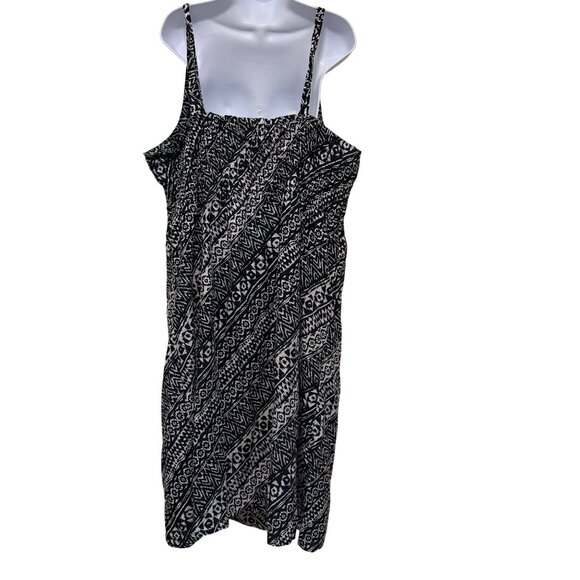 Black & White Aztec Print Sleeveless Maxi Dress SZ 22-24 V-Neckline  Elastic Wai - Picture 2 of 6